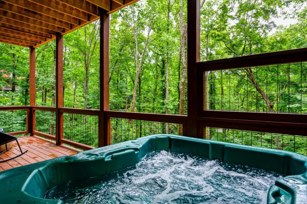 New Cozy Mountain Cabin Hot Tub Near Downtown Gatlinburg Luaran gambar