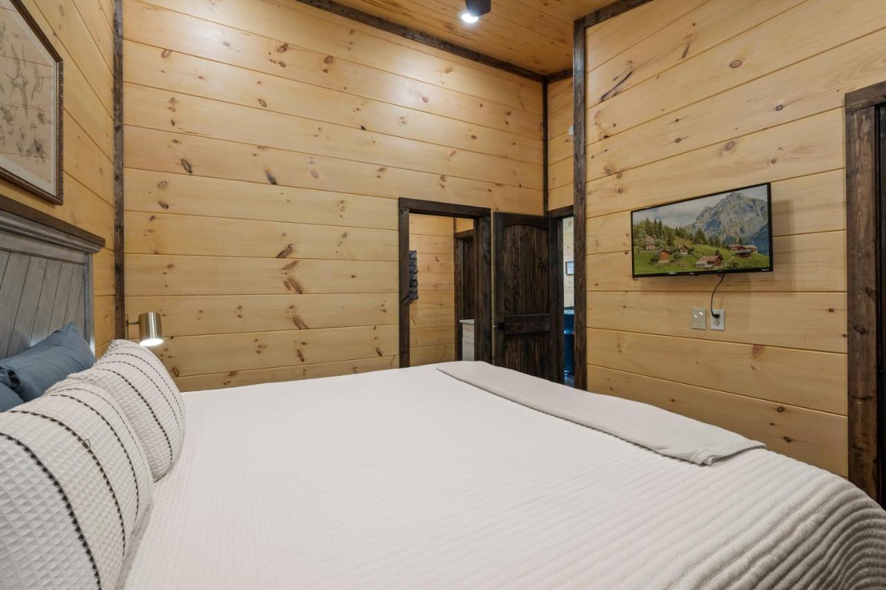 New Cozy Mountain Cabin Hot Tub Near Downtown Gatlinburg Luaran gambar