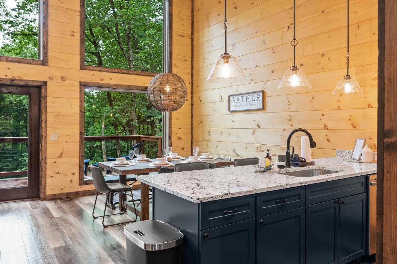 New Cozy Mountain Cabin Hot Tub Near Downtown Gatlinburg Luaran gambar