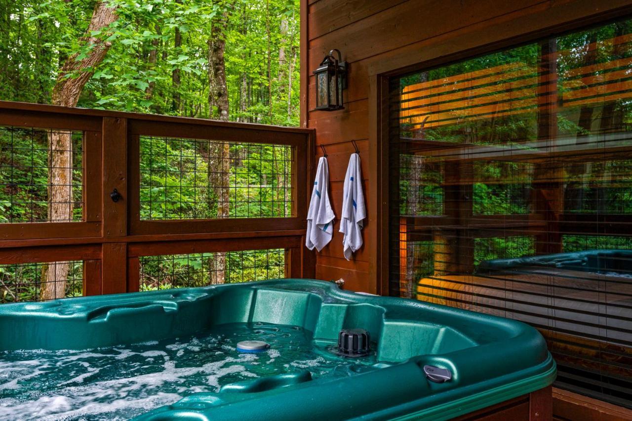 New Cozy Mountain Cabin Hot Tub Near Downtown Gatlinburg Luaran gambar