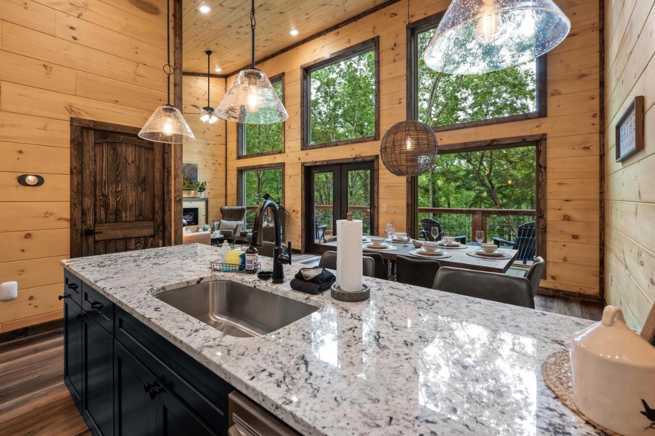 New Cozy Mountain Cabin Hot Tub Near Downtown Gatlinburg Luaran gambar